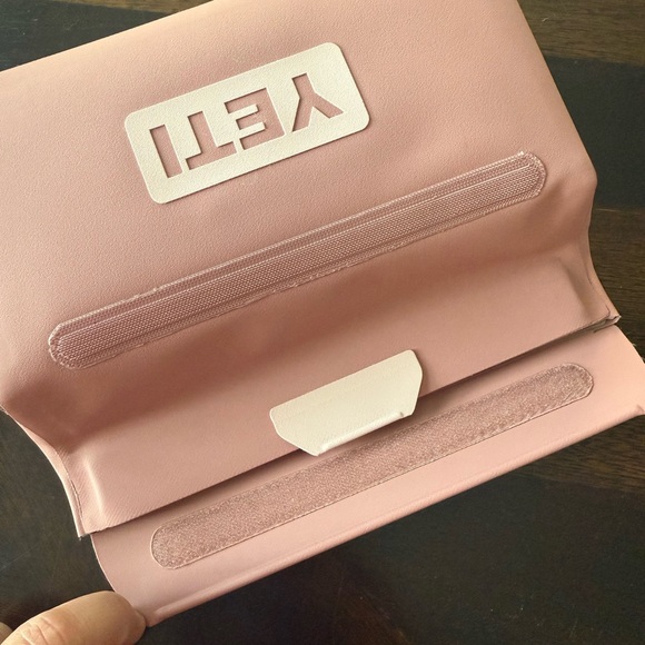 Yeti Pink Women's Accessory Case - Picture 4 of 10